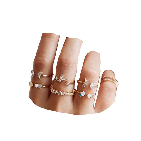 Yheakne Boho Rings Set Gold Rhinestone Knuckle Rings Stacking Crystal Midi Finger Rings Fashion Rings Accessories for Women and Teen Girls (Style B)