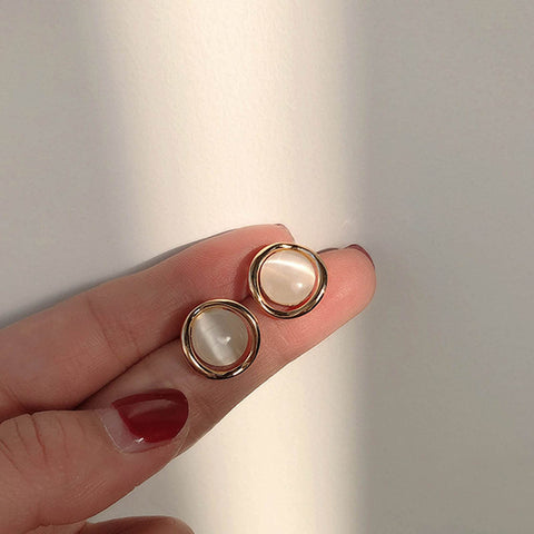 Yheakne Vintage Circle Studs Earring Gold Cat Eye Stone Earrings Dainty Chalcedony Earrings Elegant Bridal Earrings Jewelry for Women and Teen Girls