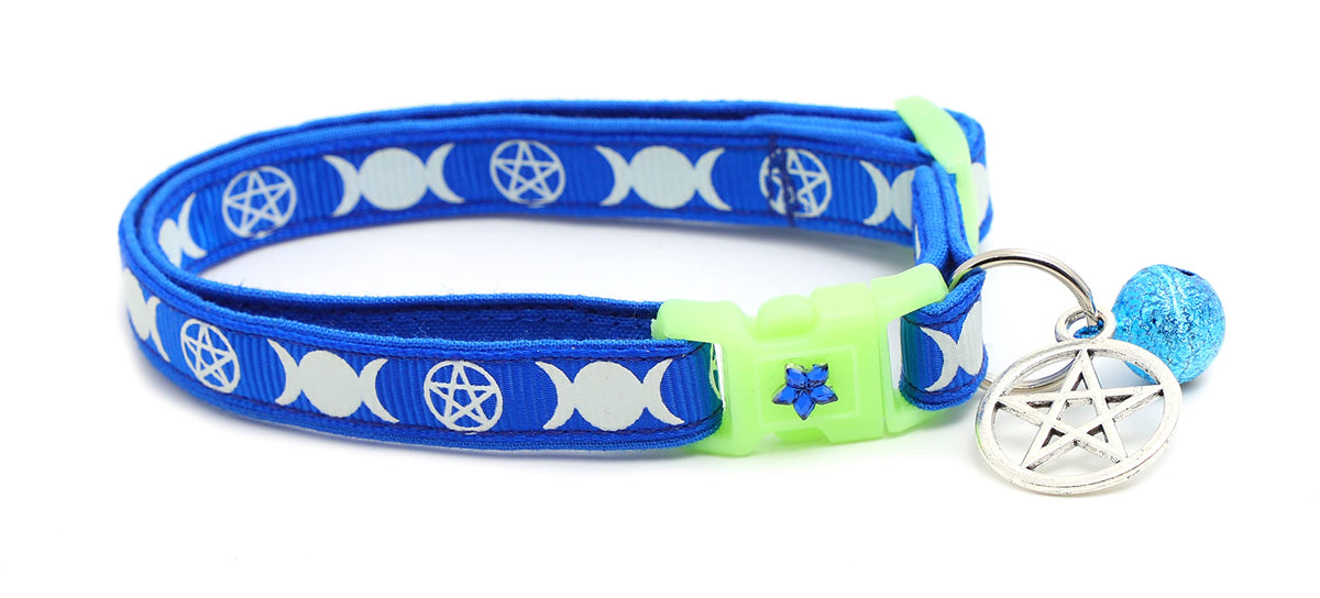 Wicca Cat Collar with Occult Charm & Bell | WitchÃƒÆ’Ã‚Â¢ÃƒÂ¢Ã¢â‚¬Å¡Ã‚Â¬ÃƒÂ¢Ã¢â‚¬Å¾Ã‚Â¢s Familiar Cat Collar | Witch Kitten Collar Charms | Glow in The Dark | Safety Breakaway Collar (Large(10lbs & Up), Solid Blue)