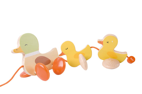 Classic World - Wooden Paddling Pull Along Ducks - Pull-Along Toy - Stimulates Motor Skills and Imagination - Natural Wood - Encourages Early Walking - Suitable For 12 Months+