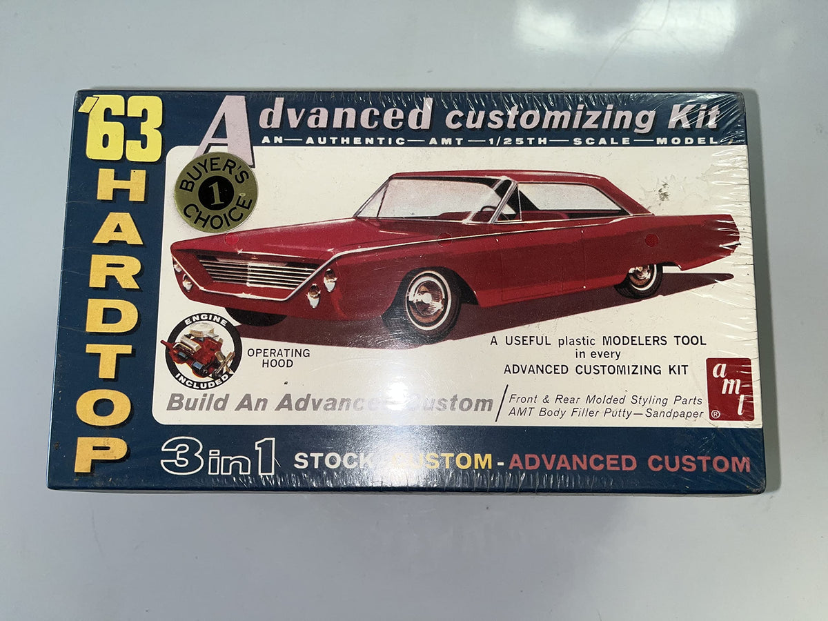 AMT 63 Ford 500 XL Sports Hardtop Plastic Model Car